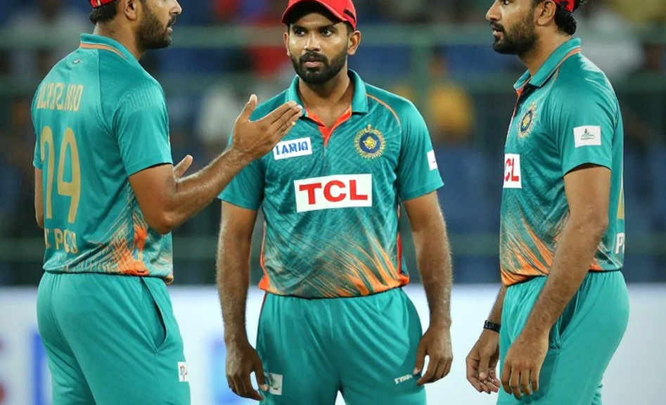 সূর্যবংশী না স্যামসন: প্রথম টি-টোয়েন্টিতে ভারতের দাঁড়িপাল্লার ভেতরের হিসাব