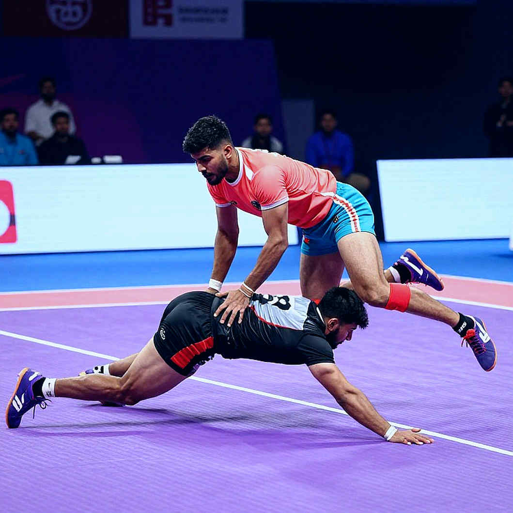 হাই-ফ্লায়ার পবন সেহরাওয়াত: ছয় ফুট লাফের নিচে লুকানো চোটের খতিয়ান